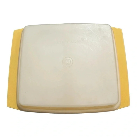 Vintage Tupperware Deviled Egg - Picture 7 of 8